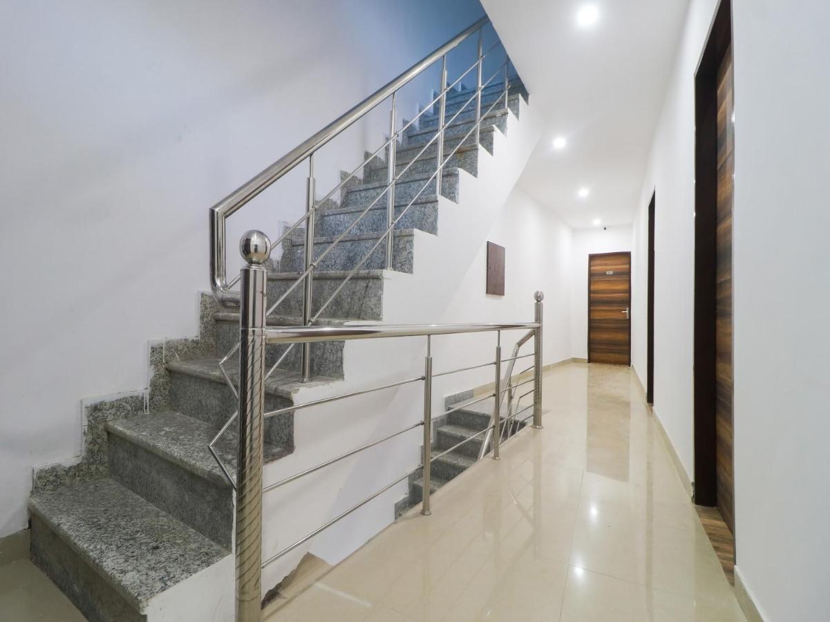 Spot On Hotel Supriya Vijayawada Ngoại thất bức ảnh